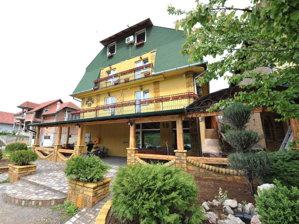 Villa Belilo 69 Sremski Karlovci Exterior photo